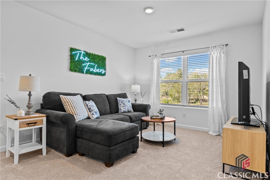 988 Graham Campbell Lane