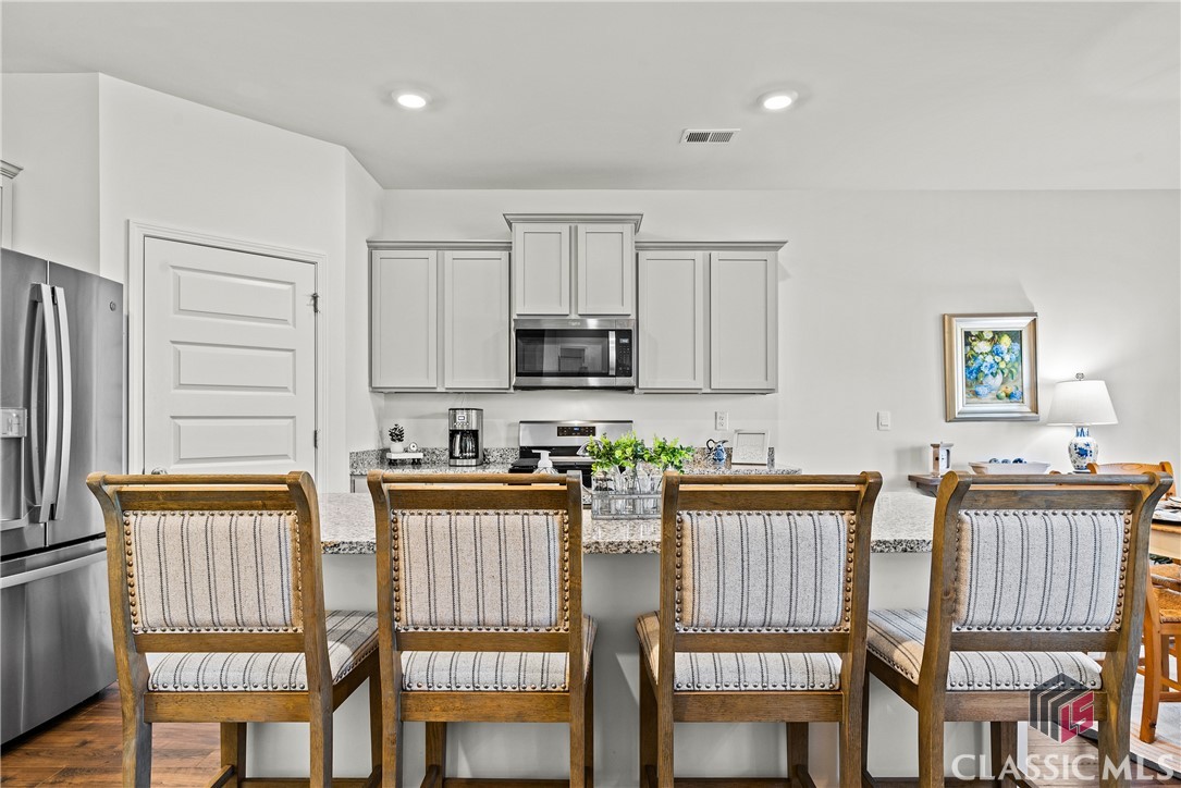 988 Graham Campbell Lane