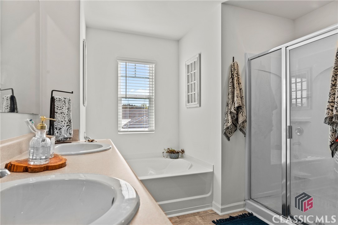 988 Graham Campbell Lane