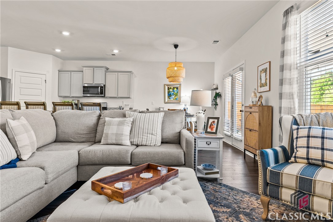 988 Graham Campbell Lane