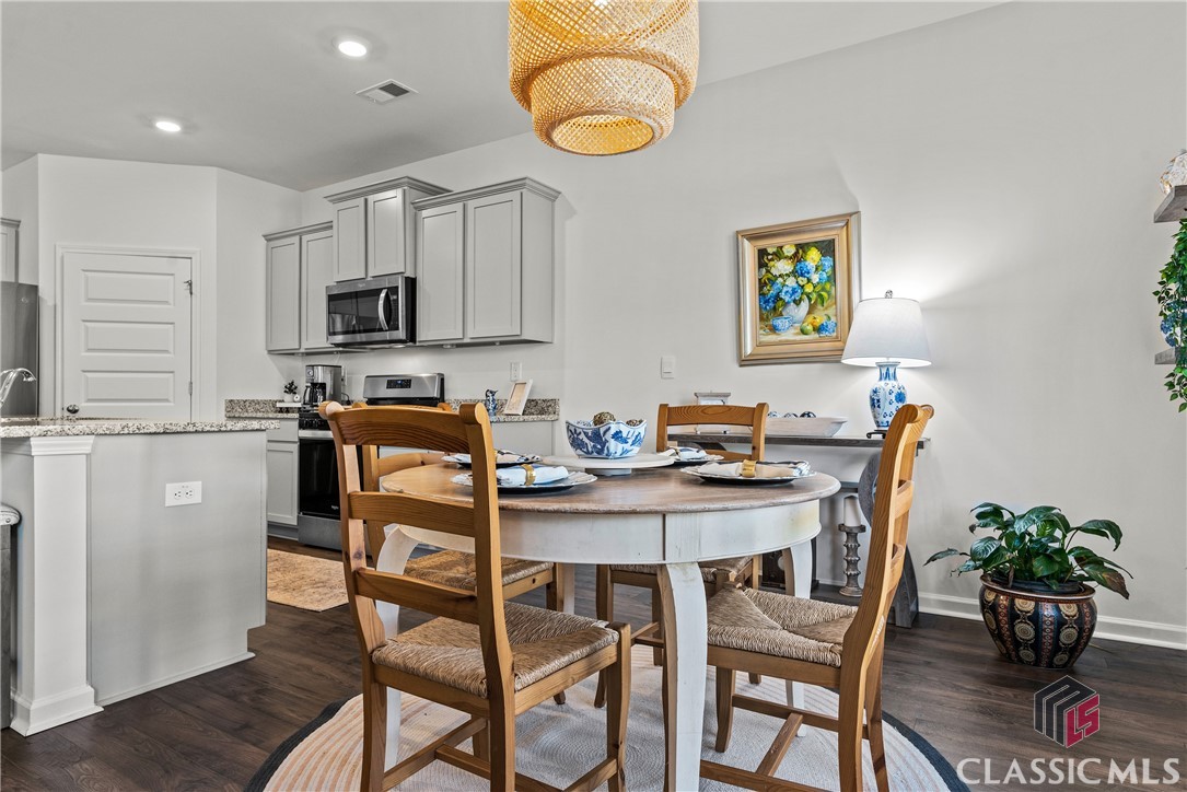 988 Graham Campbell Lane