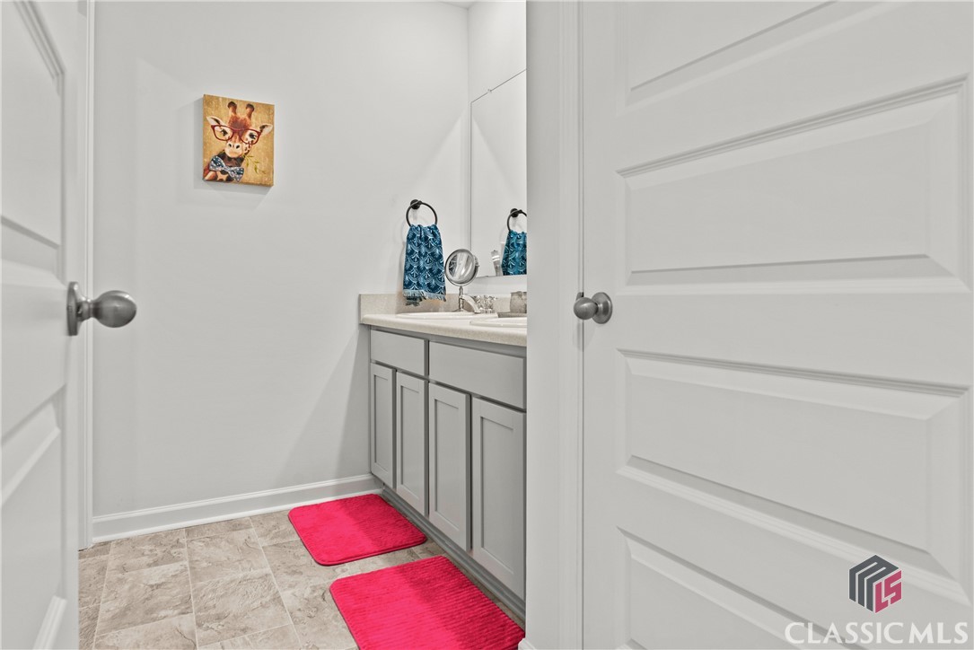 988 Graham Campbell Lane