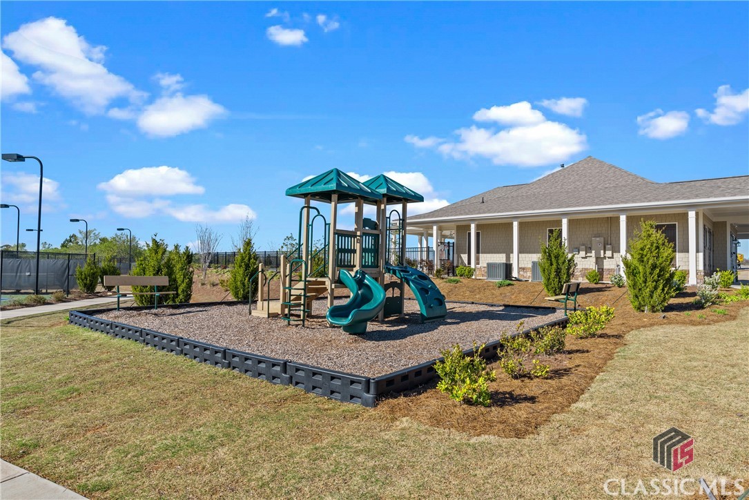 988 Graham Campbell Lane