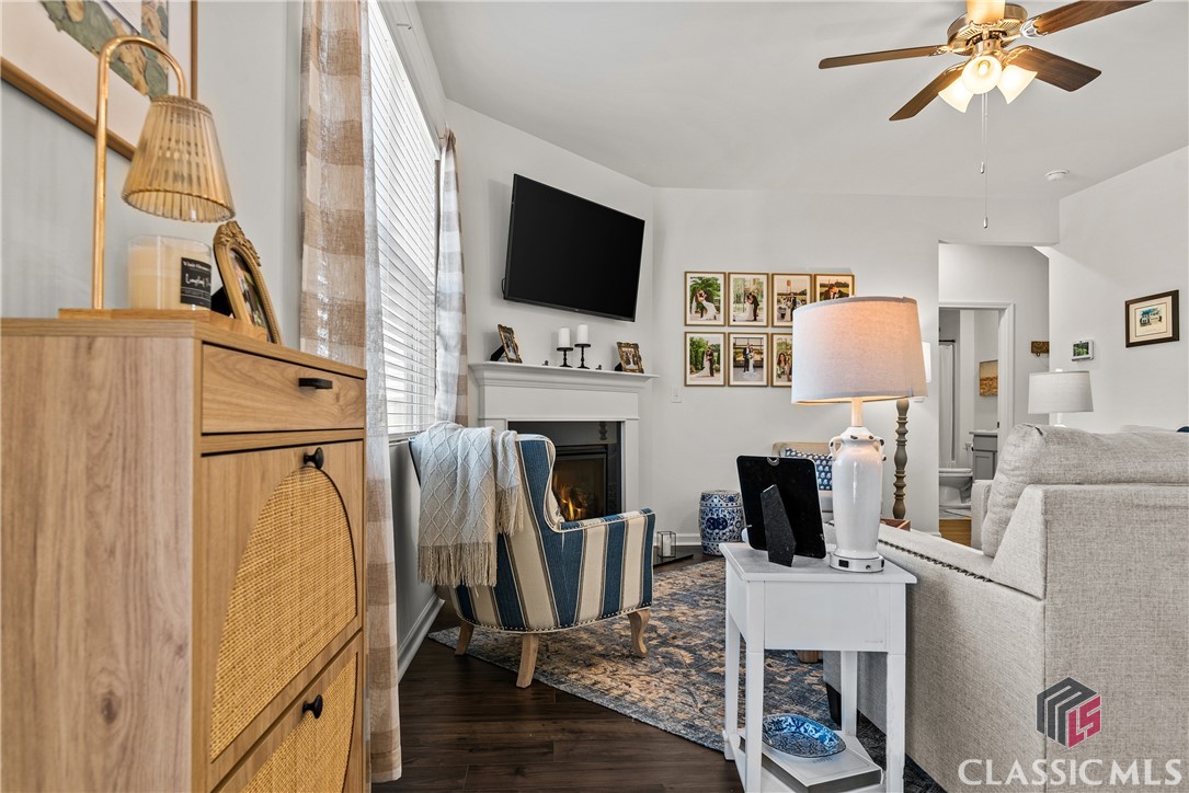 988 Graham Campbell Lane