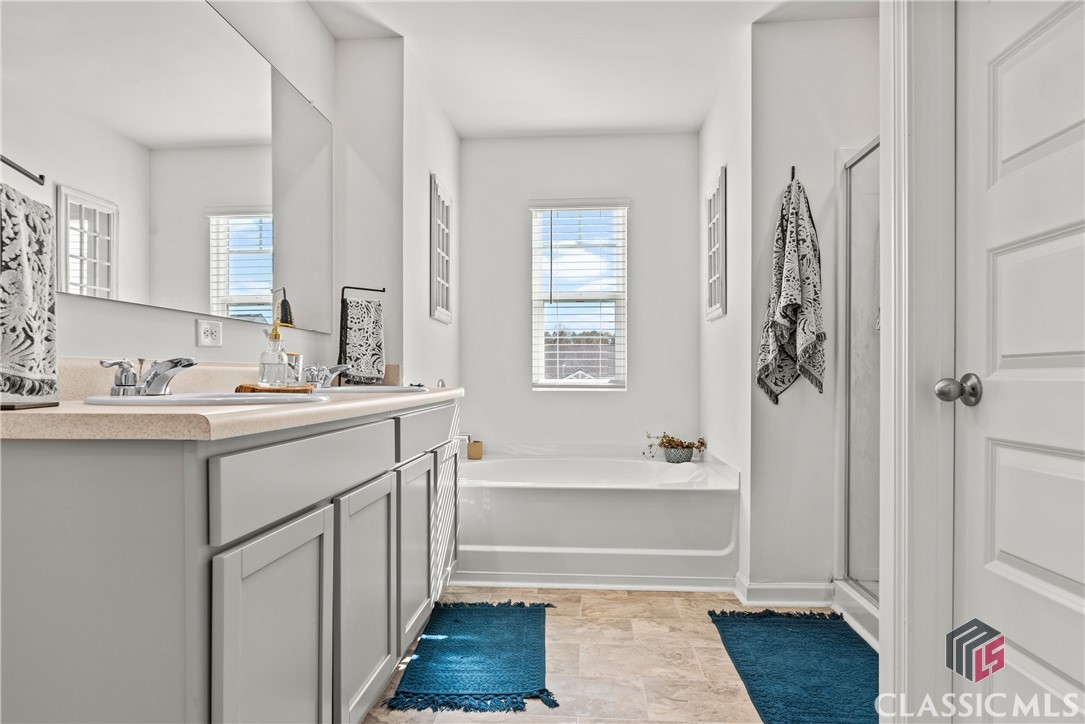 988 Graham Campbell Lane