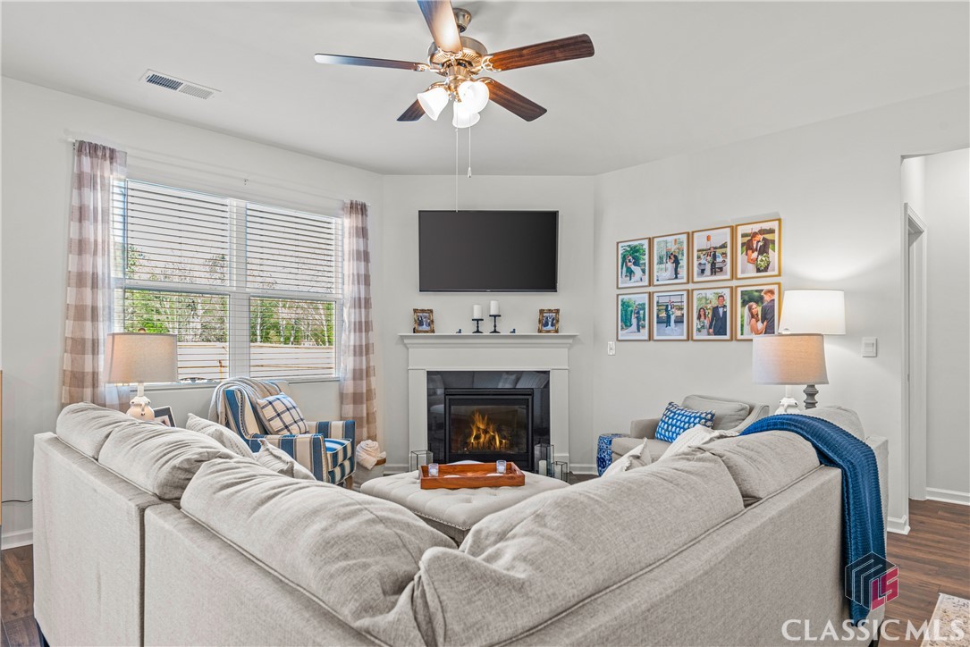 988 Graham Campbell Lane