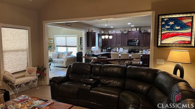 85 Kimberly Way