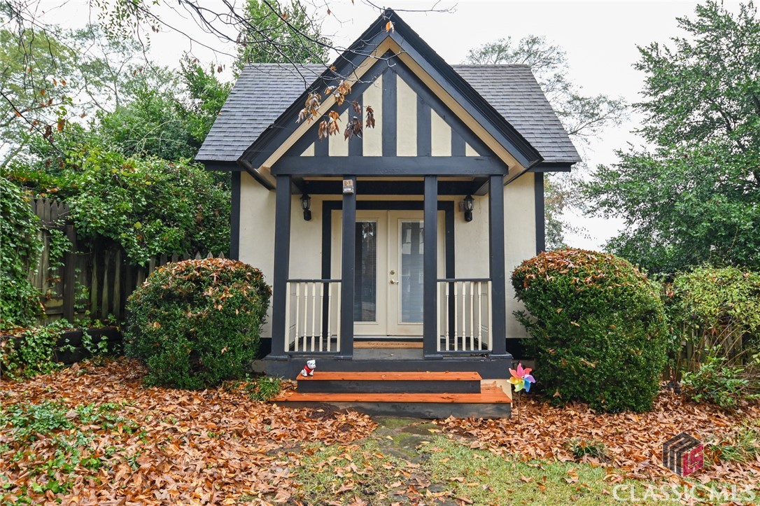 180 Woodlawn Avenue