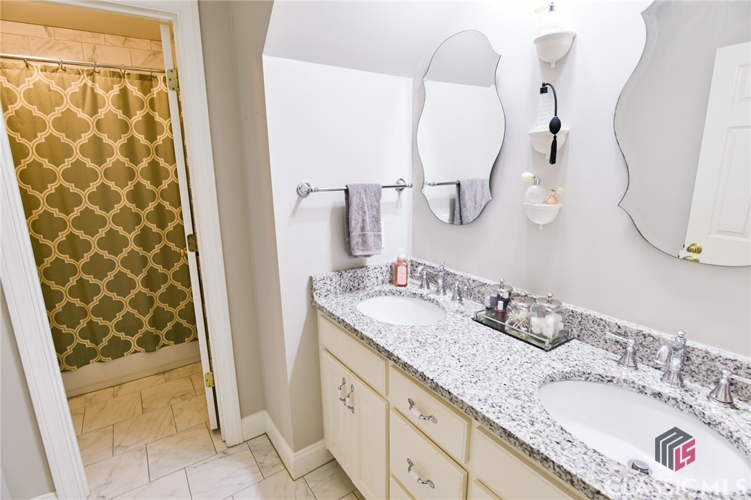 1221 Dials Plantation Drive