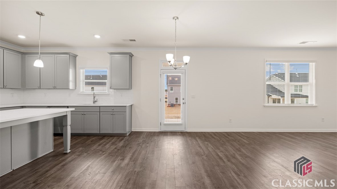 1605 Riverpoint Drive 04E