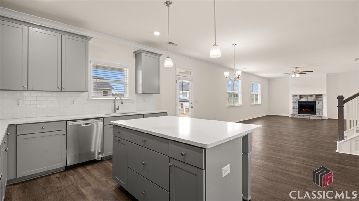 1605 Riverpoint Drive 04E