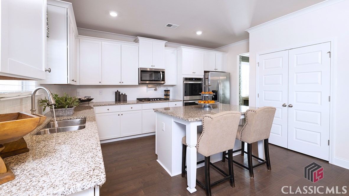 1605 Riverpoint Drive 04E