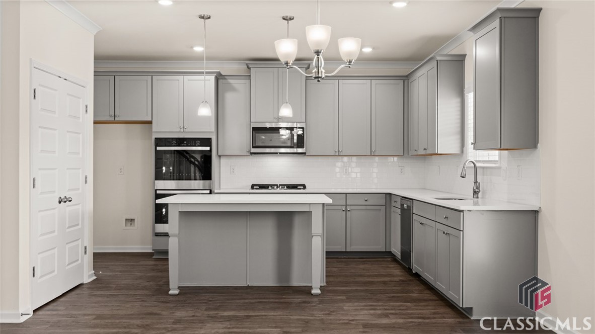 1605 Riverpoint Drive 04E