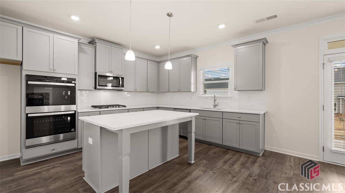 1605 Riverpoint Drive 04E