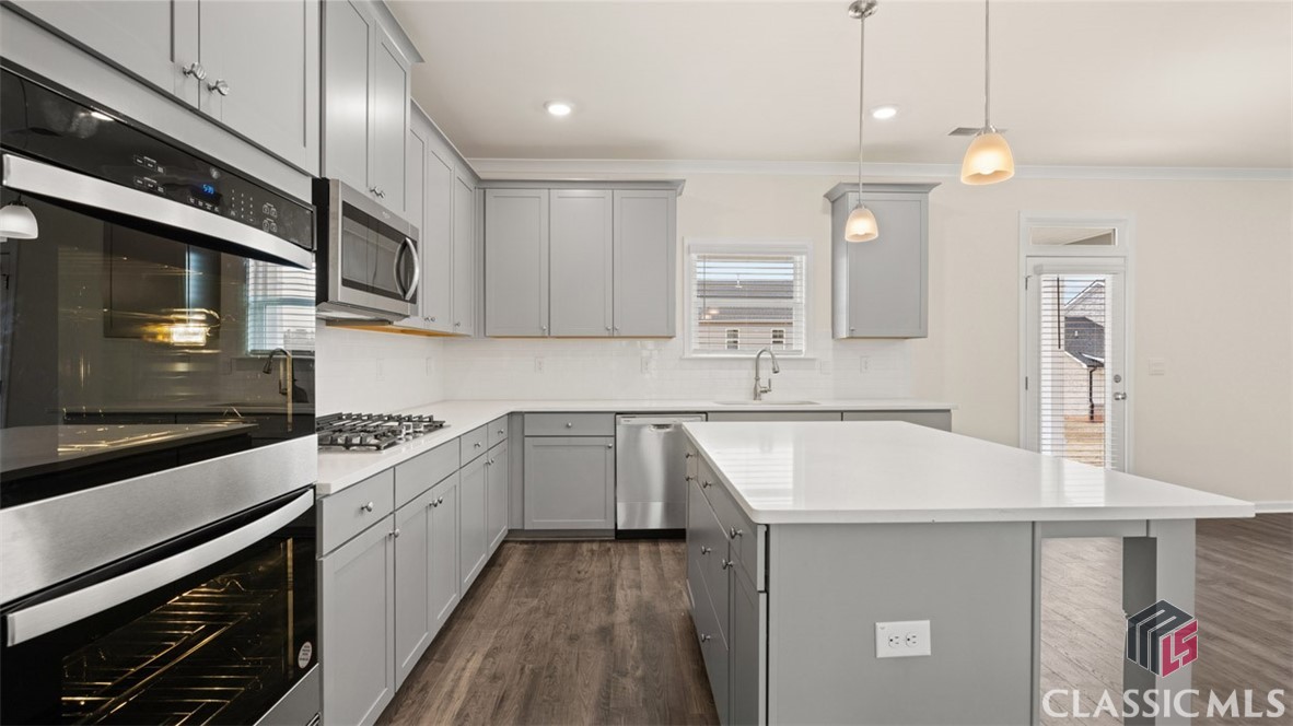 1605 Riverpoint Drive 04E