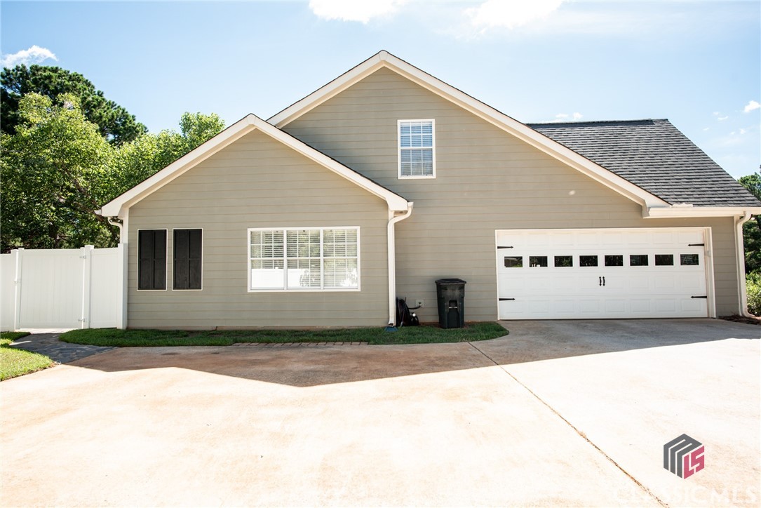 106 Niagara Drive