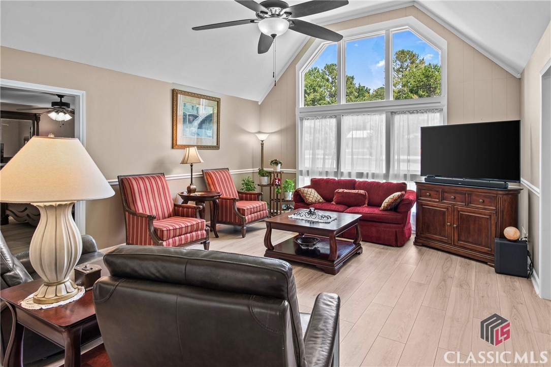 1150 Hillcrest Drive