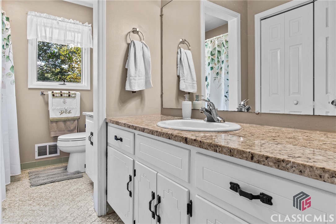 1150 Hillcrest Drive