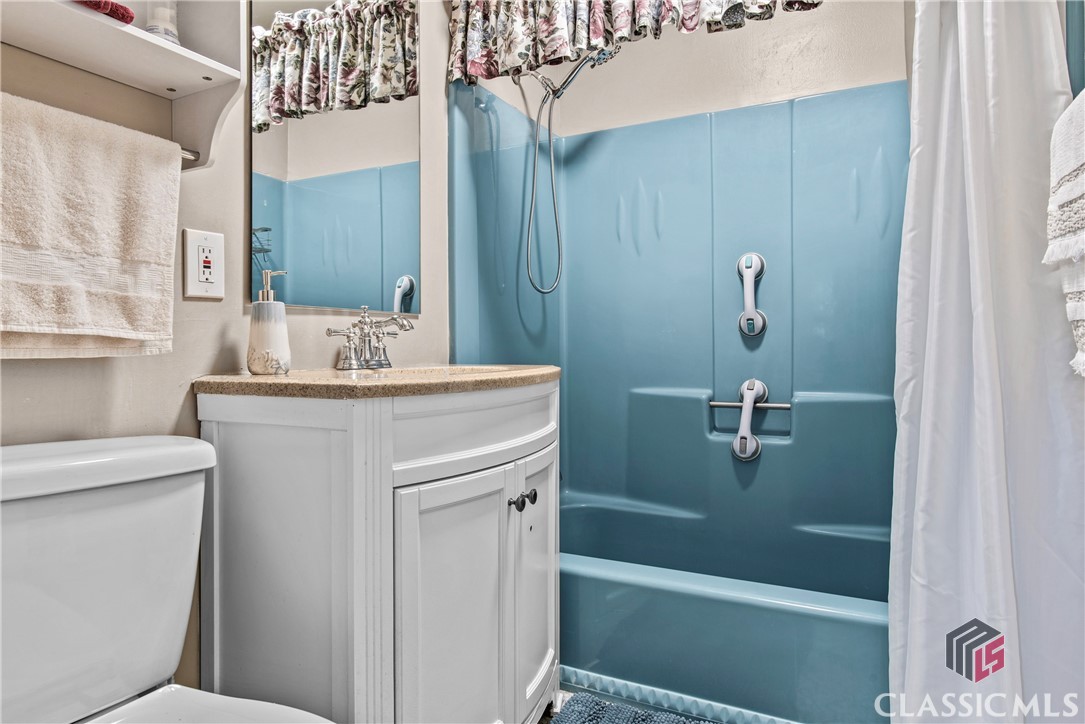 1150 Hillcrest Drive