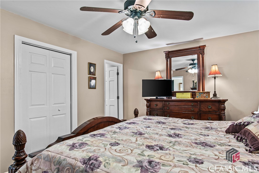 1150 Hillcrest Drive