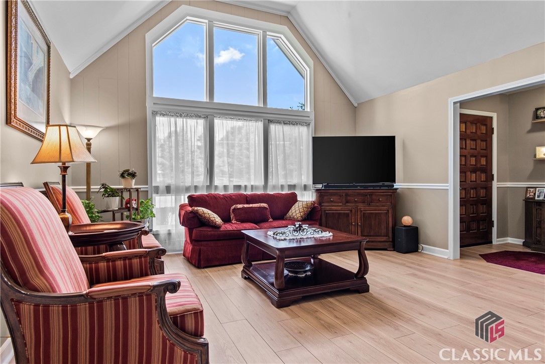 1150 Hillcrest Drive