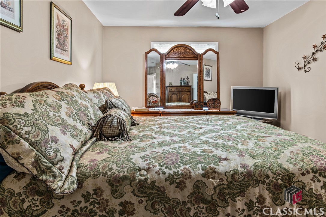 1150 Hillcrest Drive