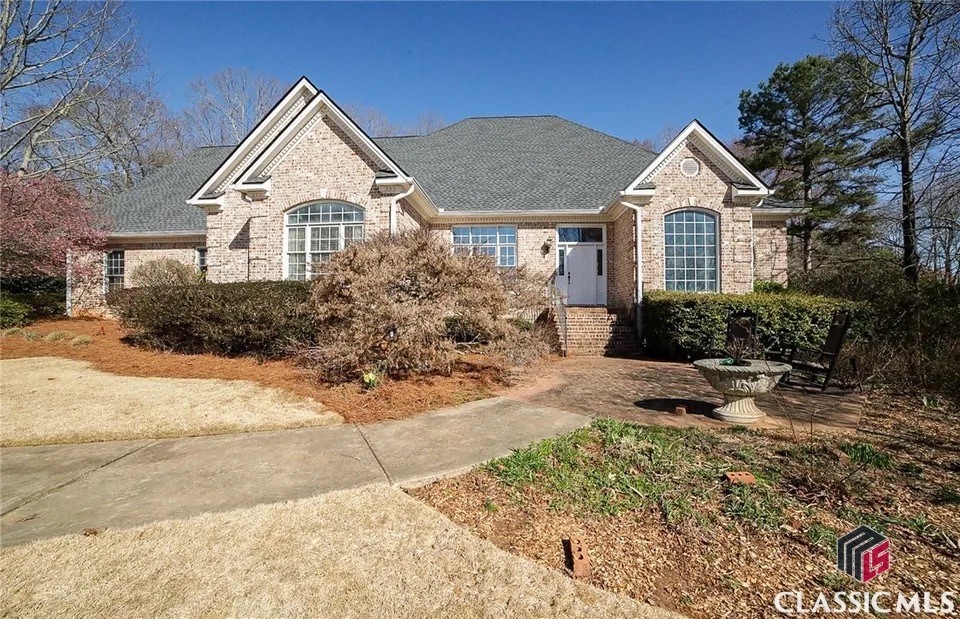 1070 Forrest Hills Drive