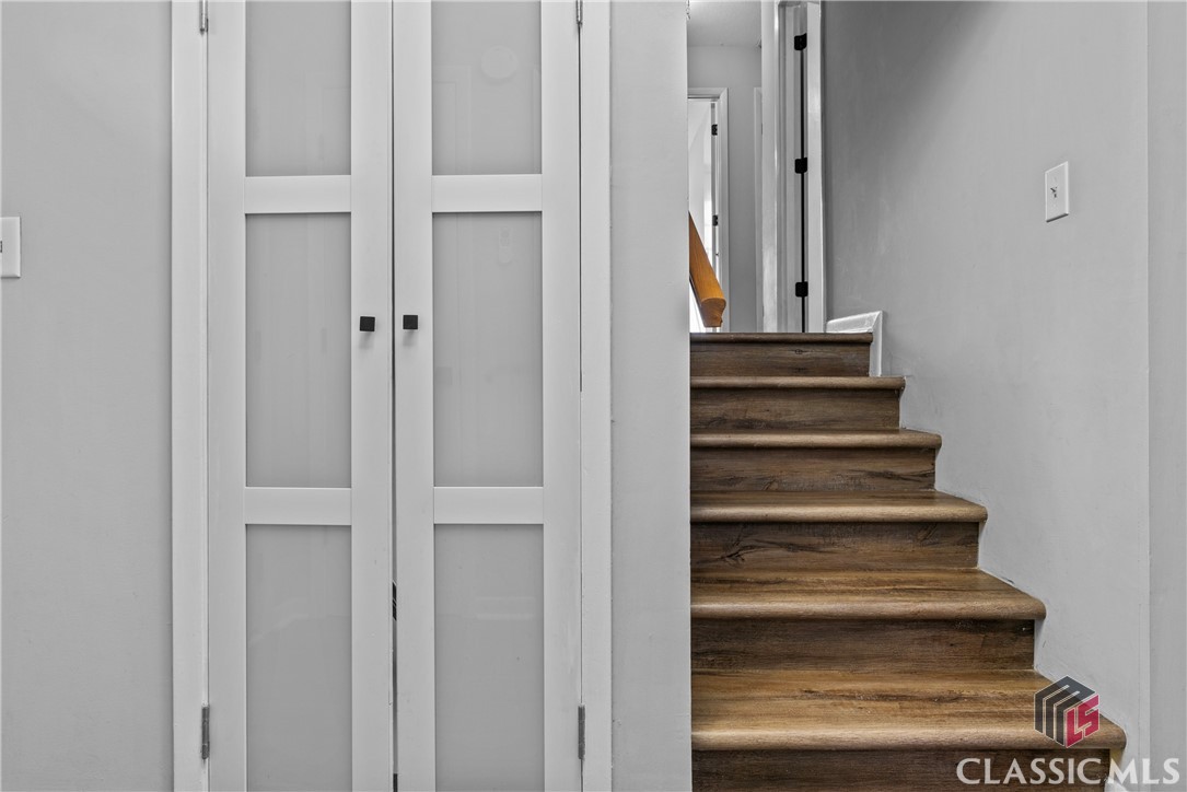 370 University Circle