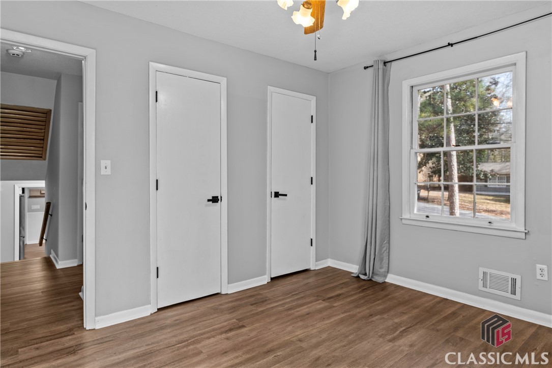 370 University Circle