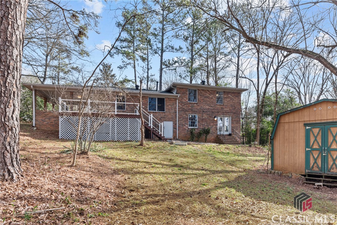 370 University Circle