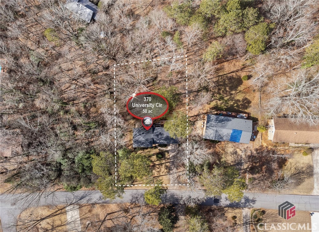 370 University Circle