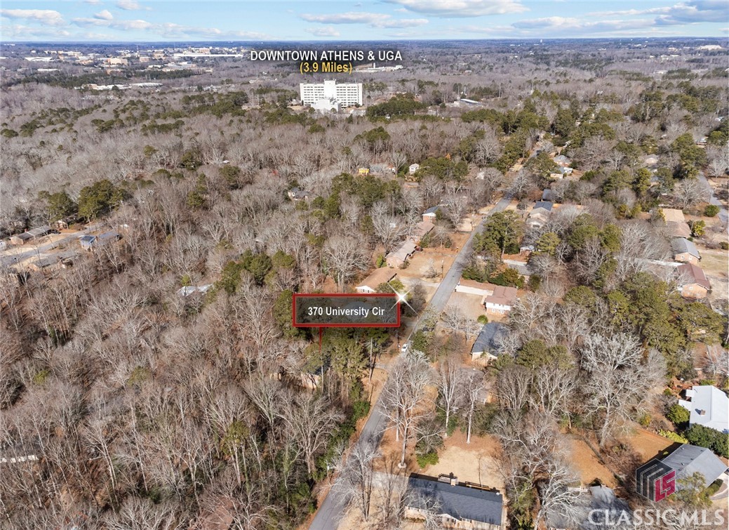 370 University Circle