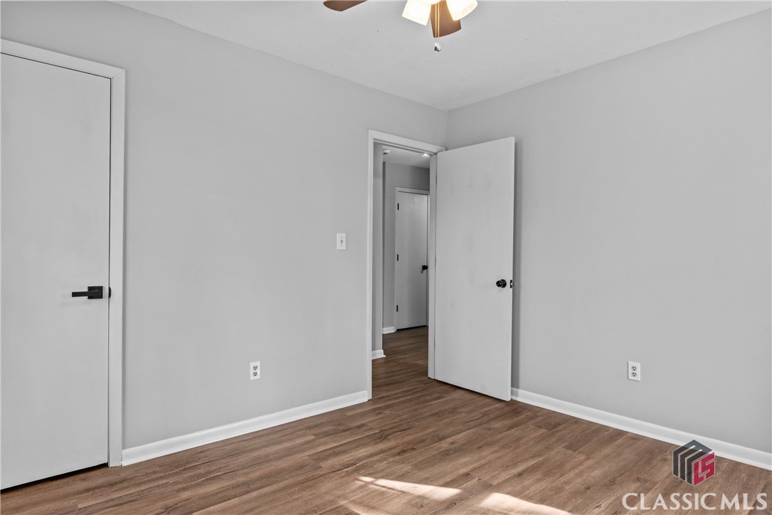 370 University Circle