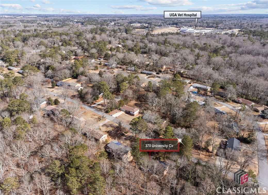 370 University Circle