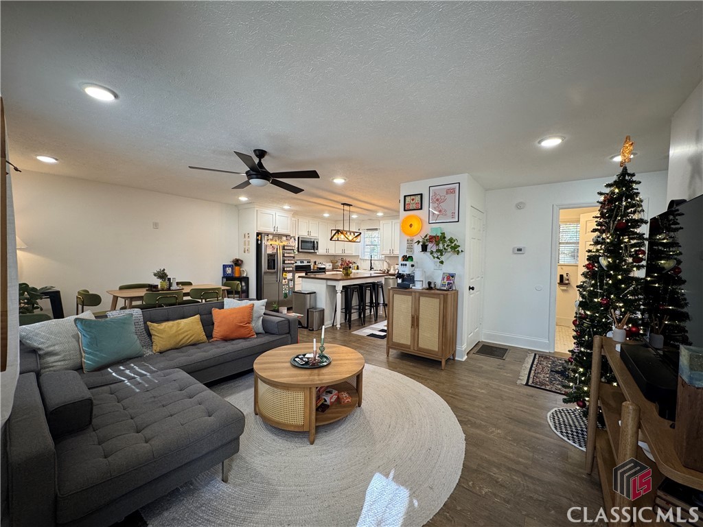 112 Magnolia Terrace