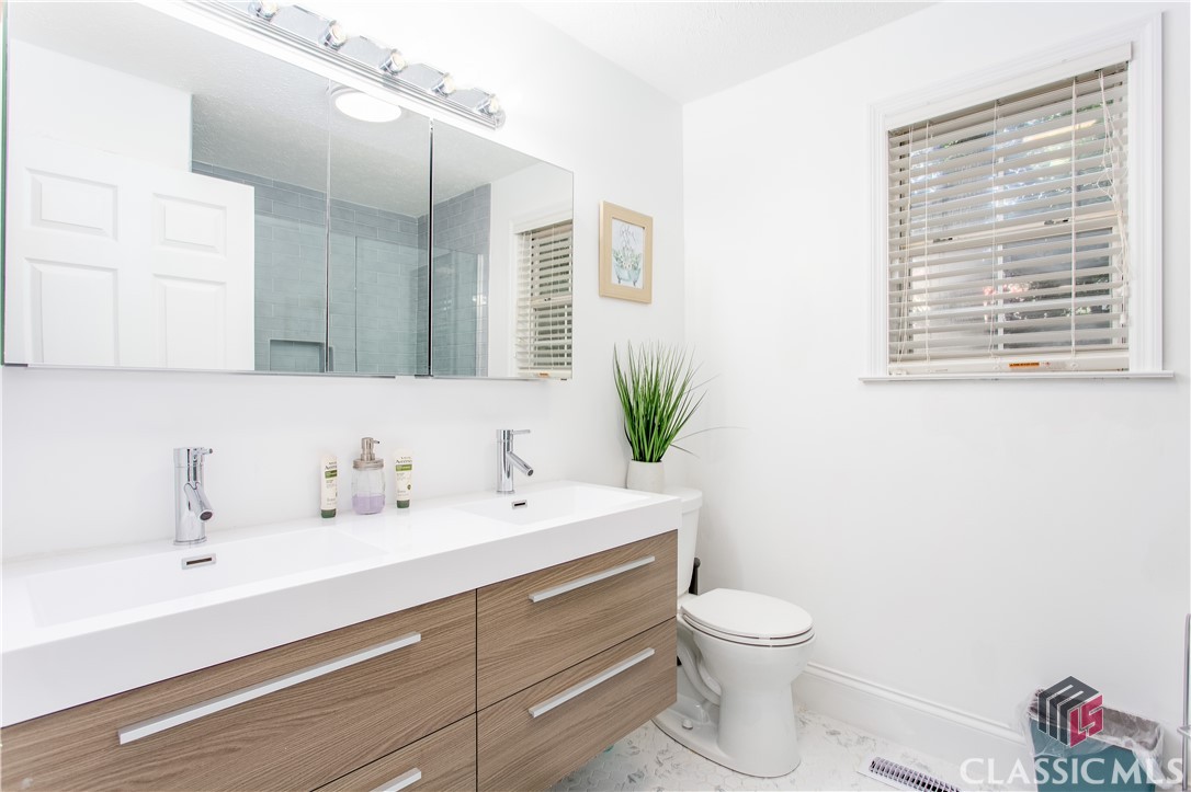 112 Magnolia Terrace