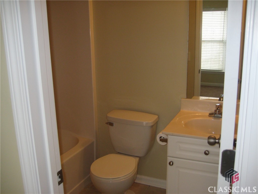 490 Barnett Shoals Road 815