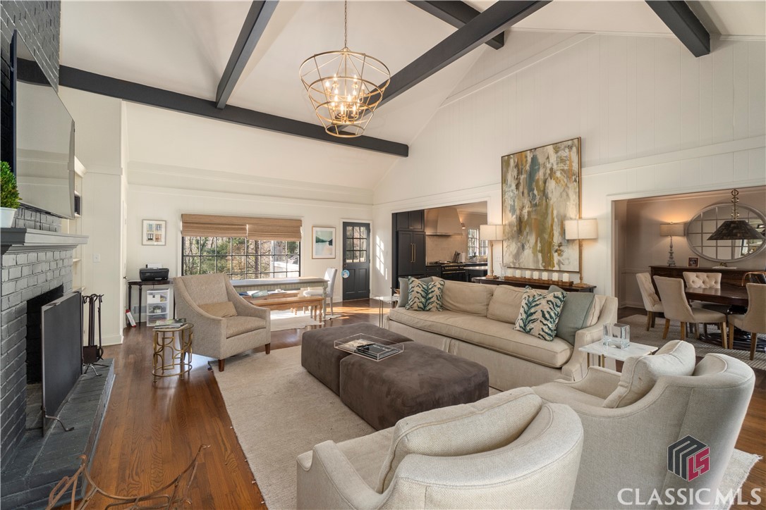 290 St George Drive