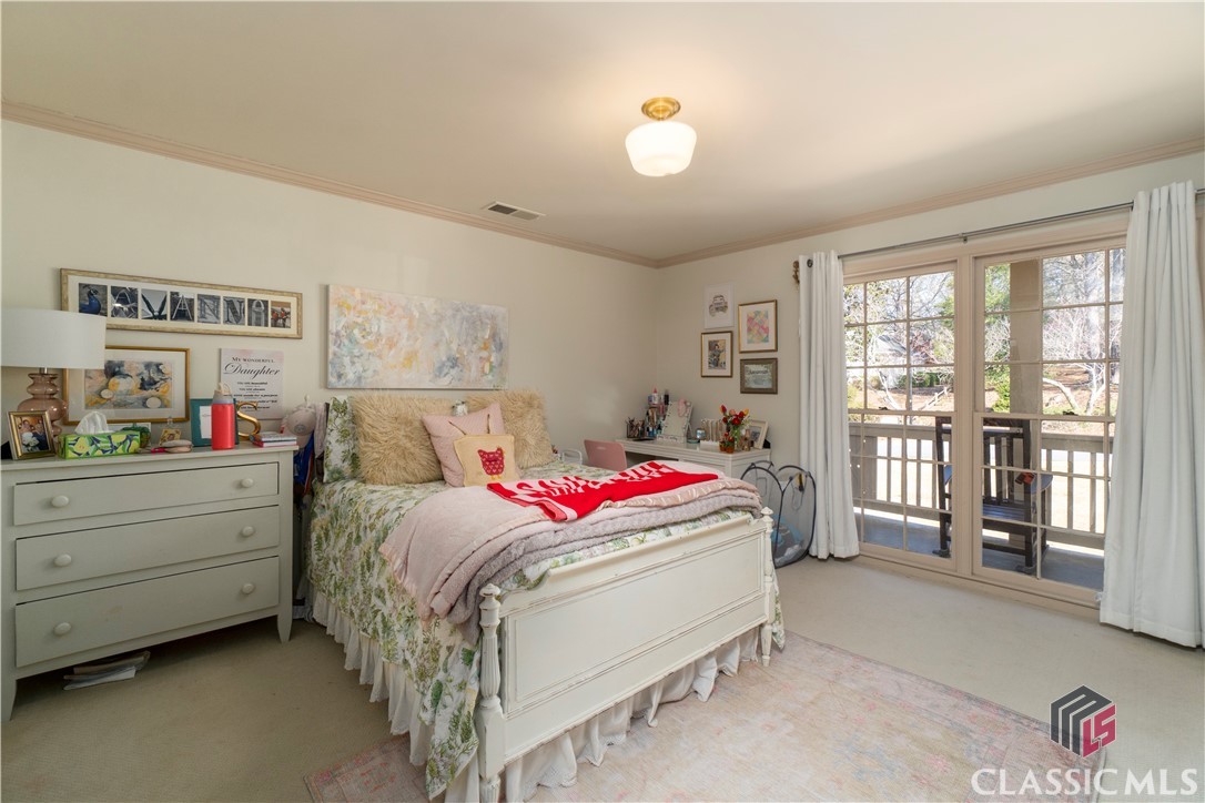 290 St George Drive