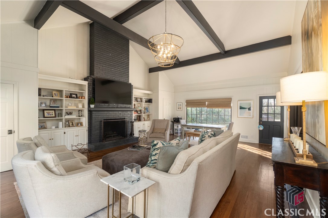 290 St George Drive