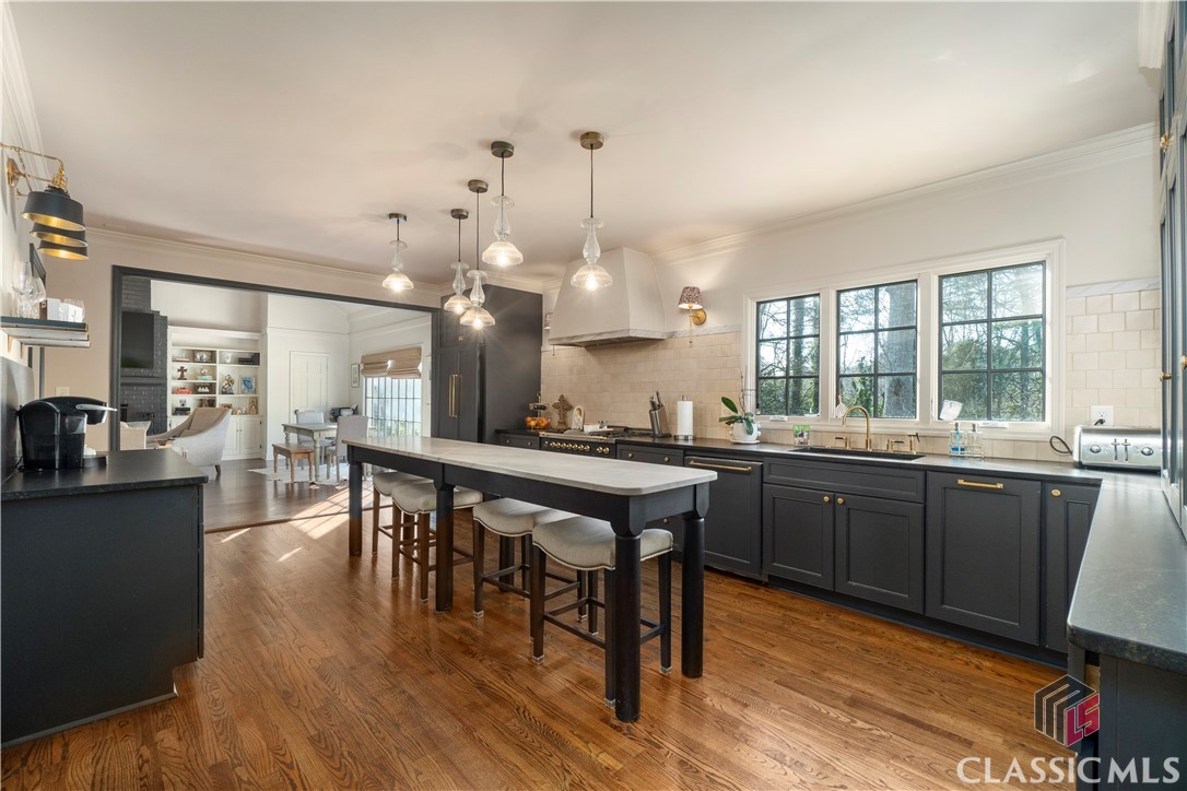 290 St George Drive