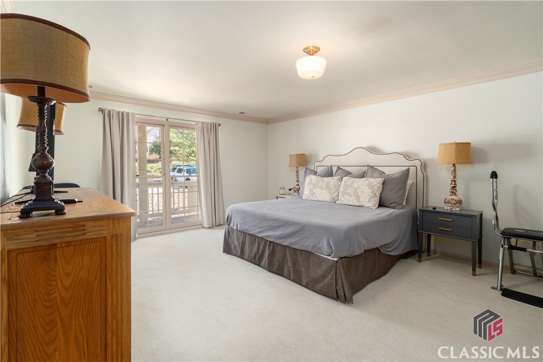 290 St George Drive