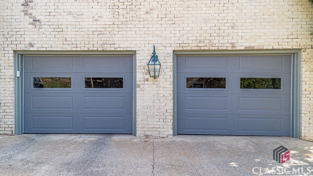 290 St George Drive