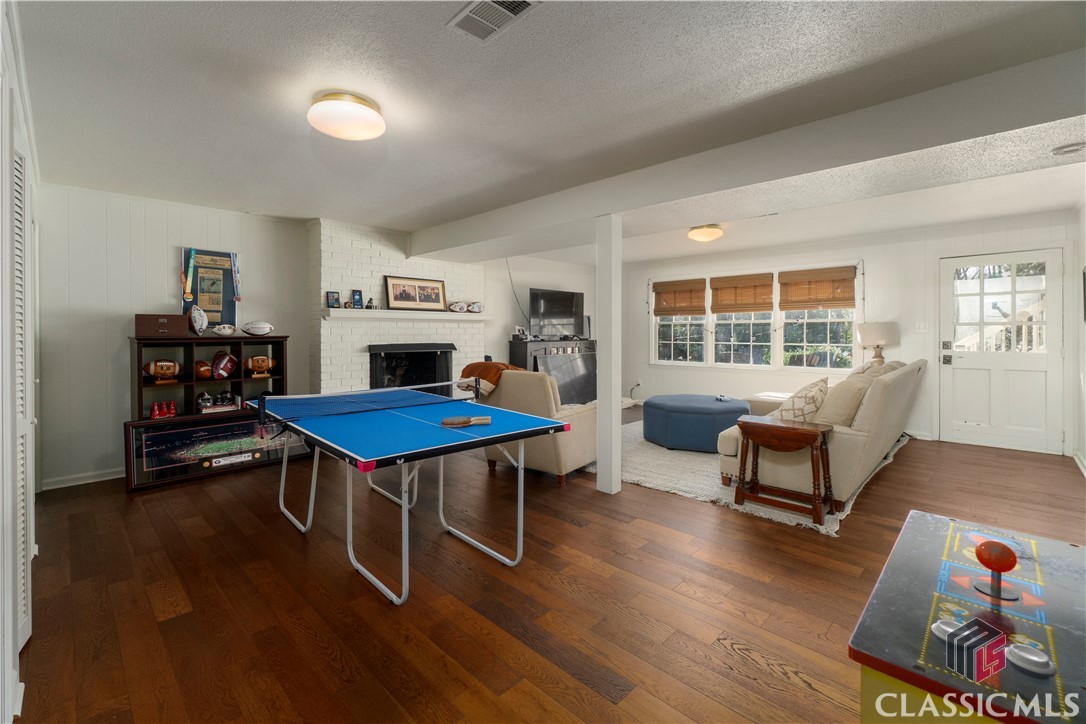 290 St George Drive