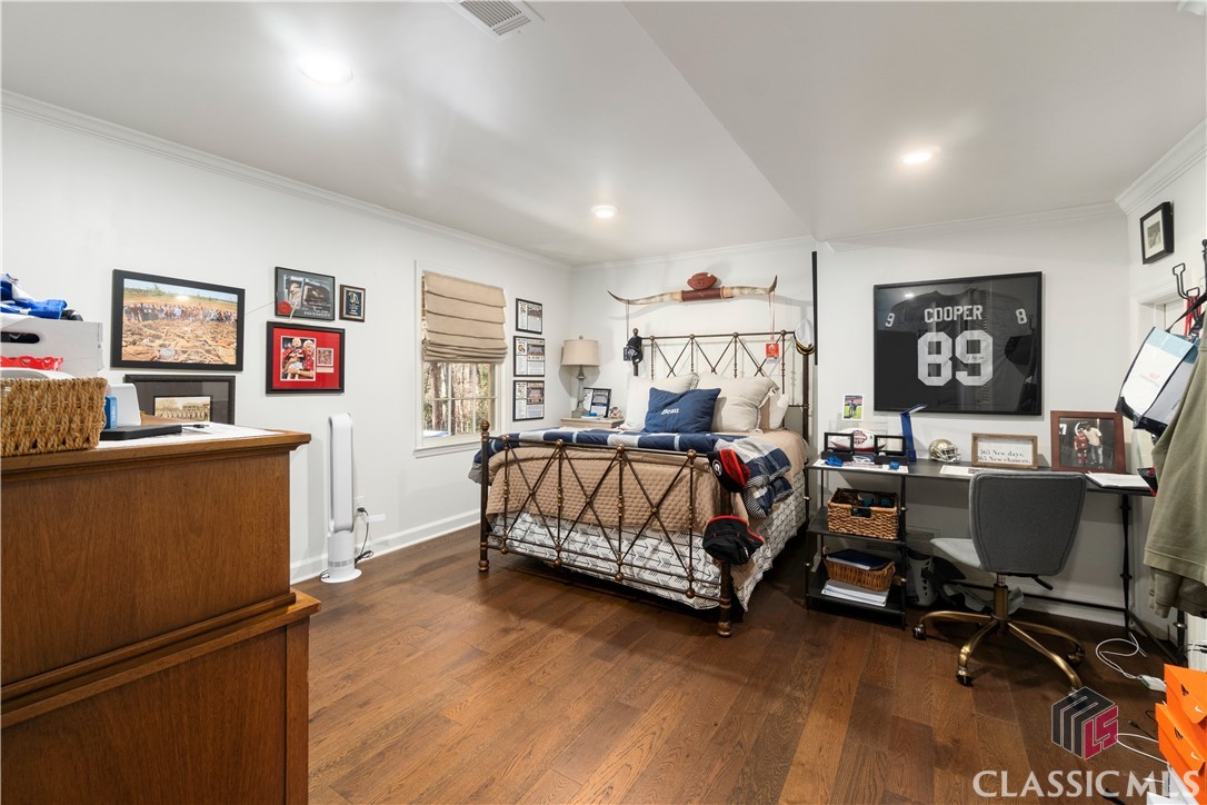 290 St George Drive