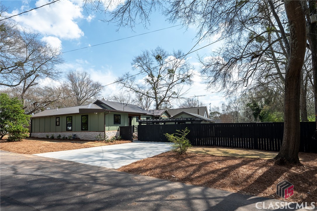 465 Sunset Drive