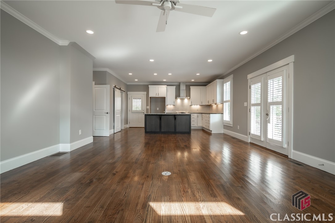 215 Chapman Place