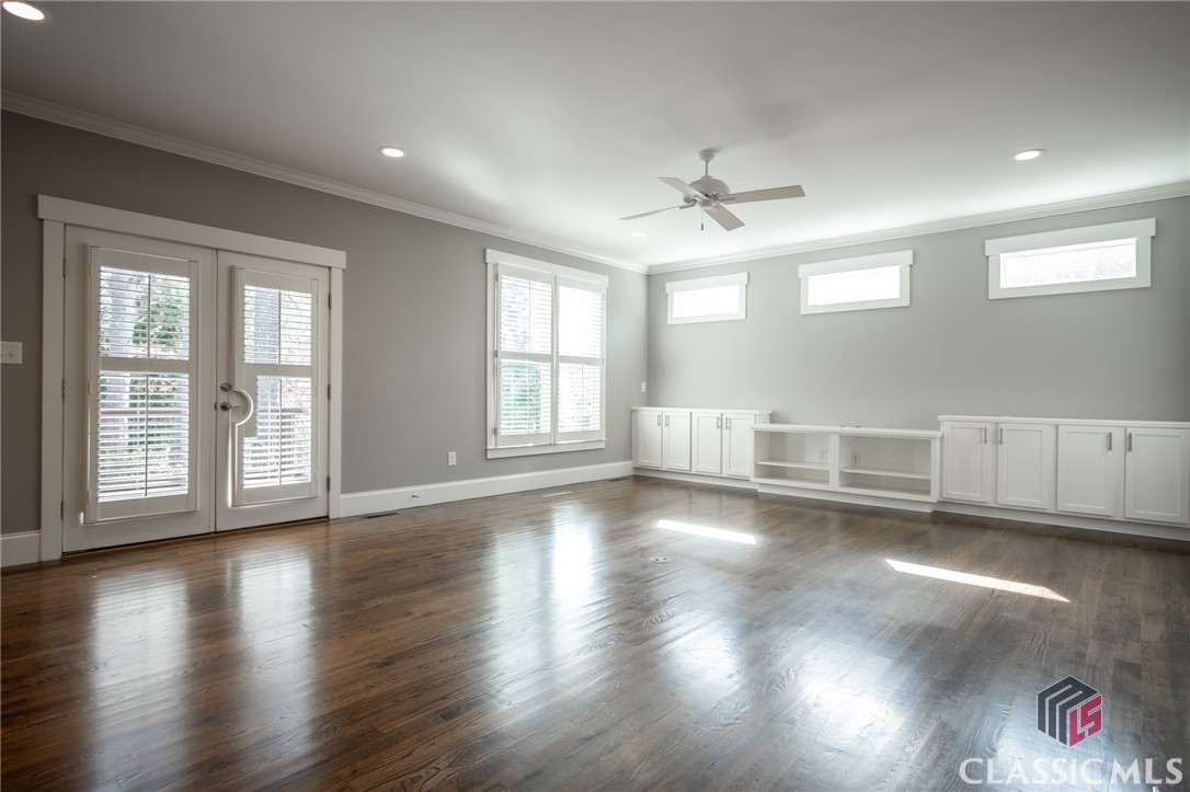 215 Chapman Place