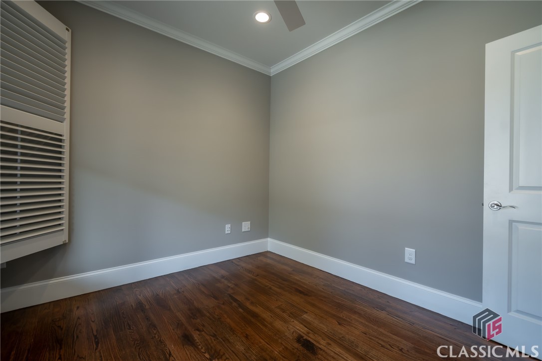 215 Chapman Place