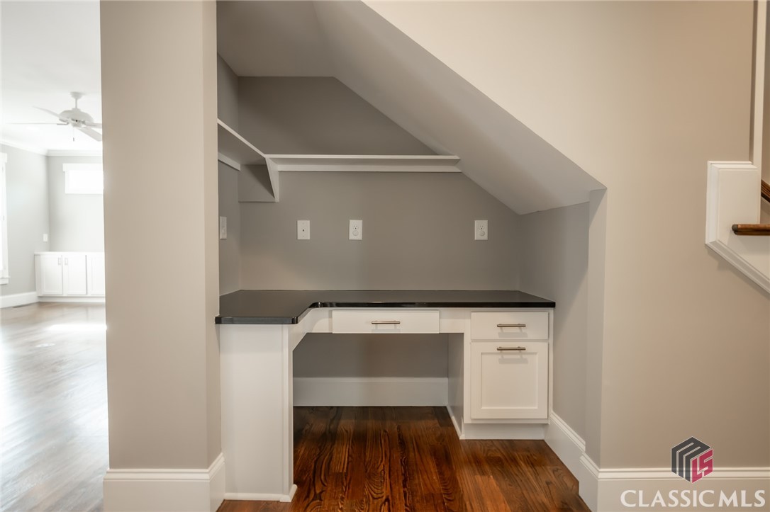 215 Chapman Place